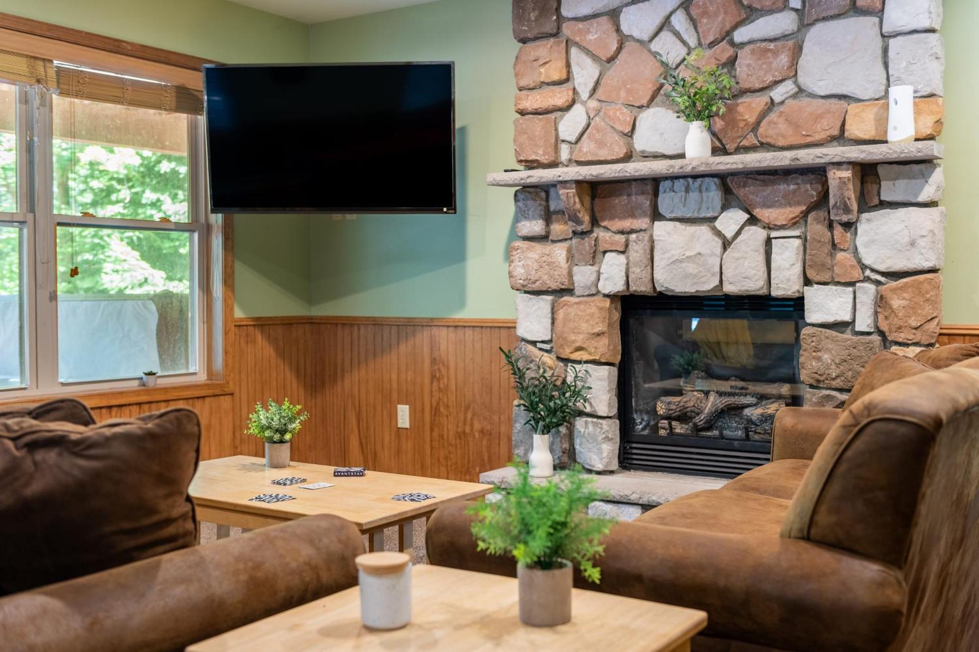 Holiday home Coyote By Avantstay Hot Tub Walk To Lake Harmony